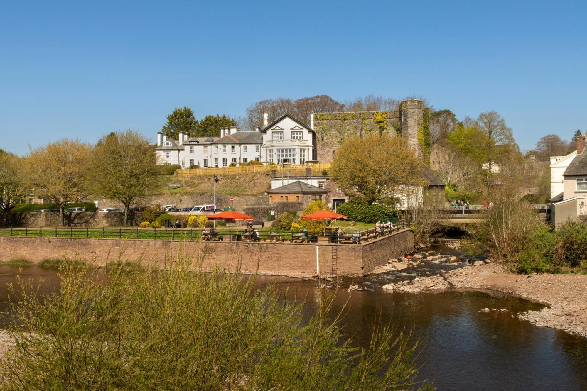 The Castle Of Brecon Hotel, Brecon, Powys Εξωτερικό φωτογραφία